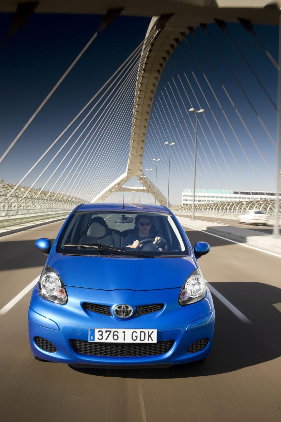 Toyota Aygo 2009 года  (фото 26 из 37)